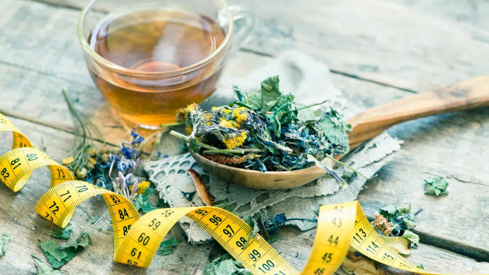Wenn es Ihr Ziel ist, Ihren Stoffwechsel anzukurbeln, sehen Sie sich den am besten bewerteten 14-Tage-Detox-Tee von Zero Tea an. 